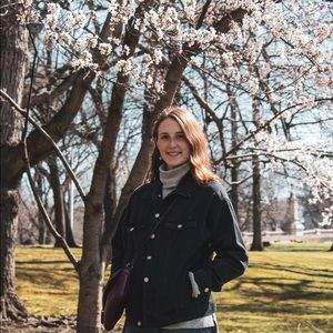 Meet your Posher, Lauren